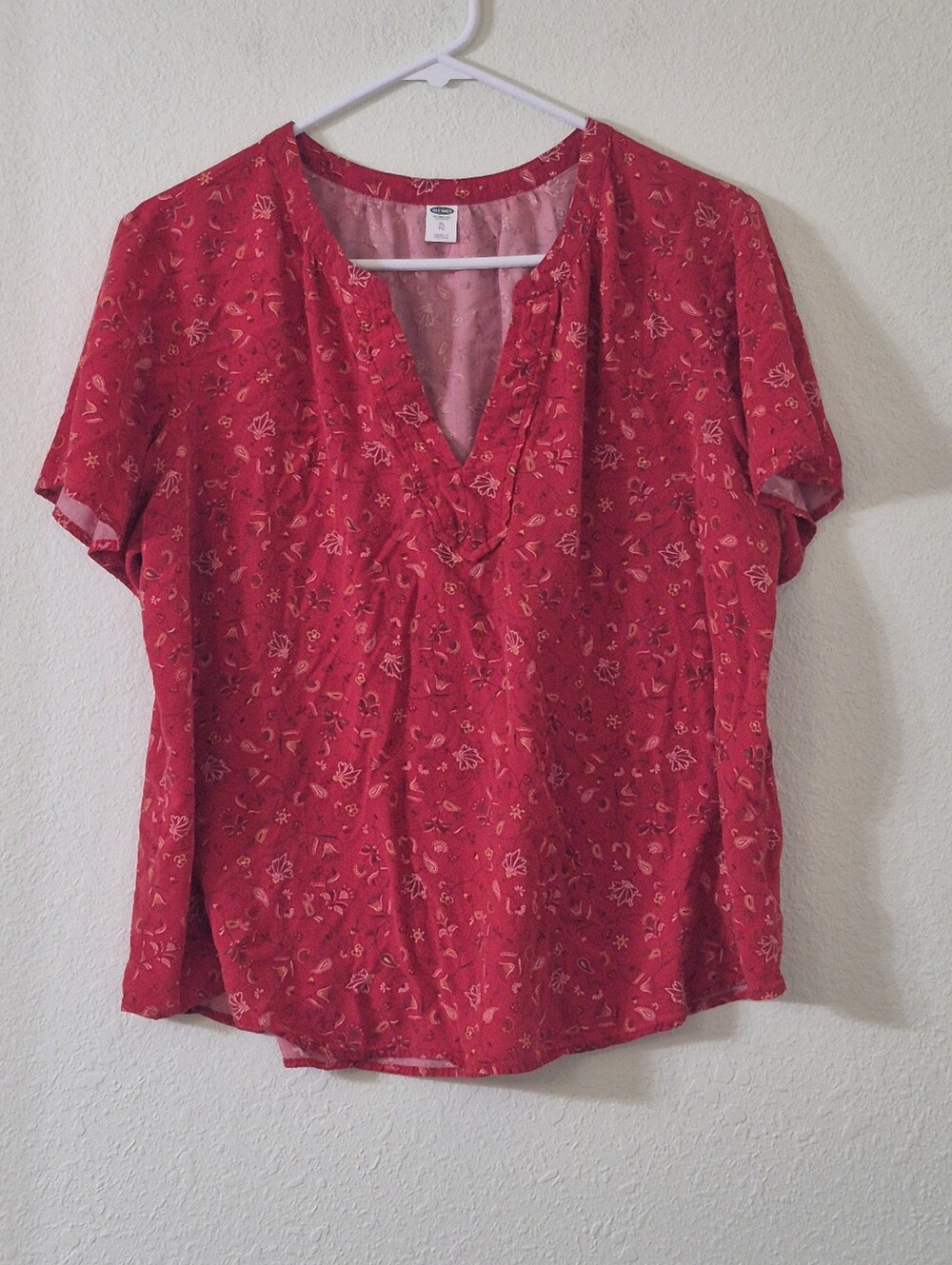 Old Navy Red Floral Split V-Neck Blouse